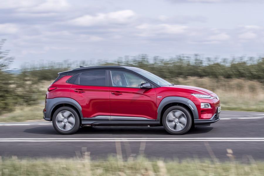  Hyundai Kona Electric (OS) 2018 года  (UK) (фото 12 из 40)